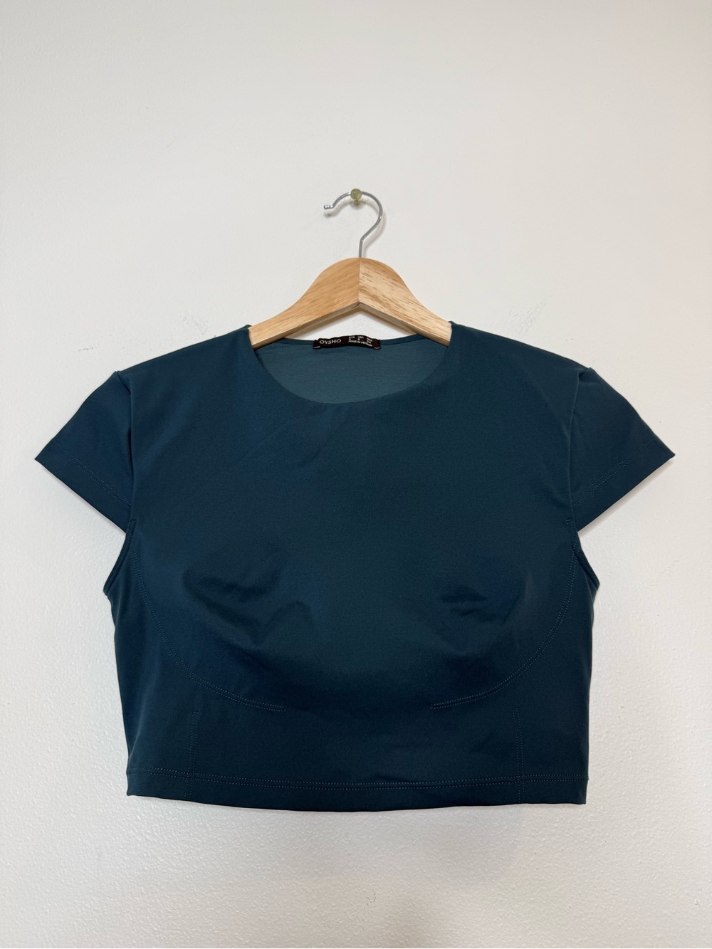 OYSHO Cap Sleeve Cropped Short Sleeve Elevated Activewear Top Built in Bra small